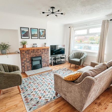 Staybynumbers - Spacious Three Bed House Royal Hillsborough Exteriér fotografie