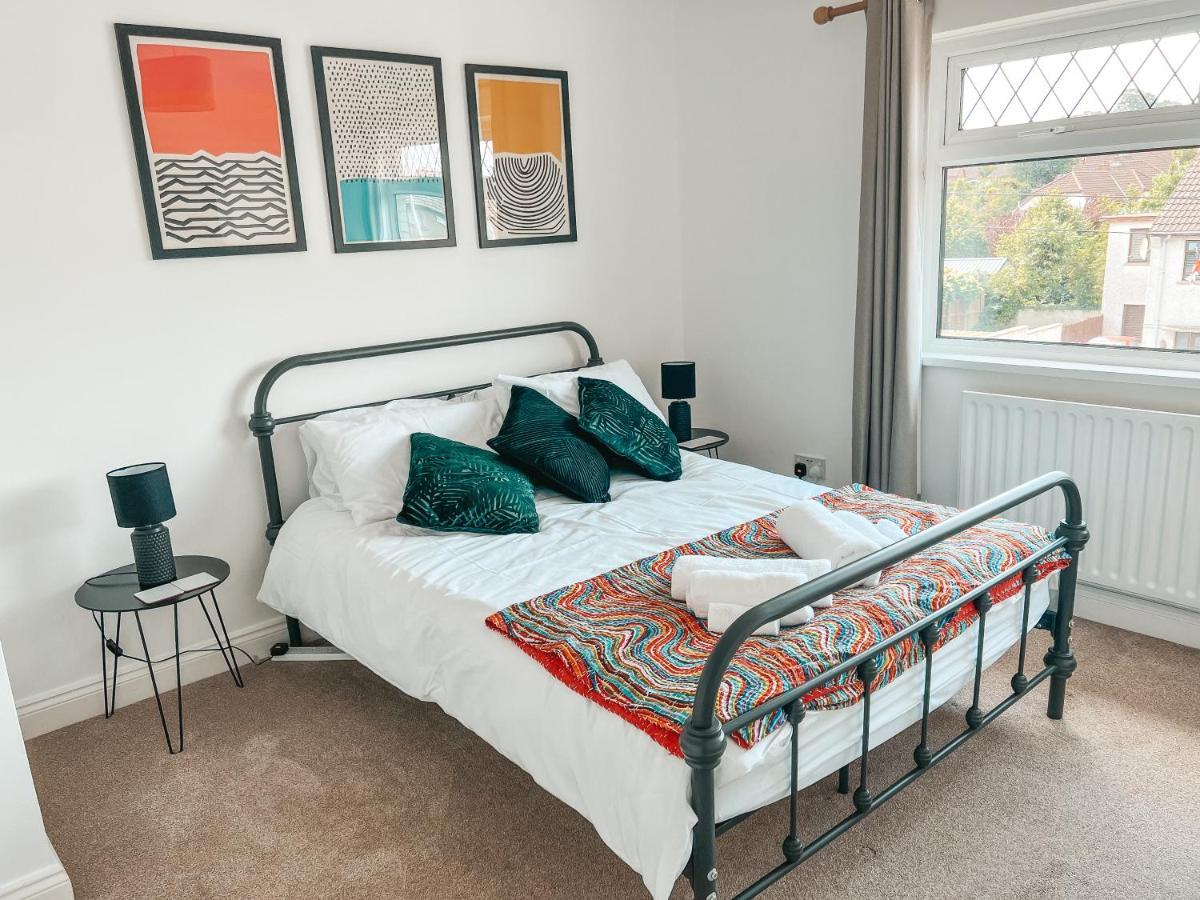 Staybynumbers - Spacious Three Bed House Royal Hillsborough Exteriér fotografie